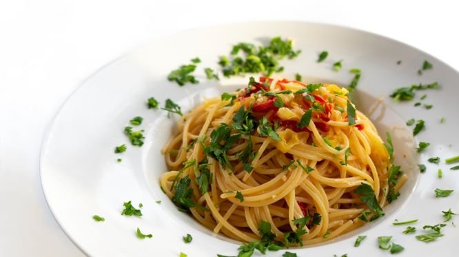 23. Aglio olio e peperoncino