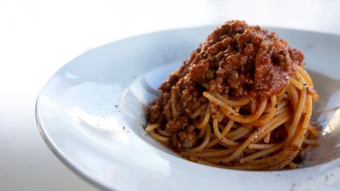 27. Spaghetti bolognese