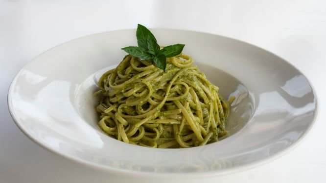 30. Linguine al pesto