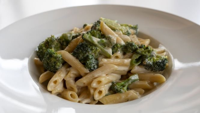 55. Penne con broccoli e gorgonzola